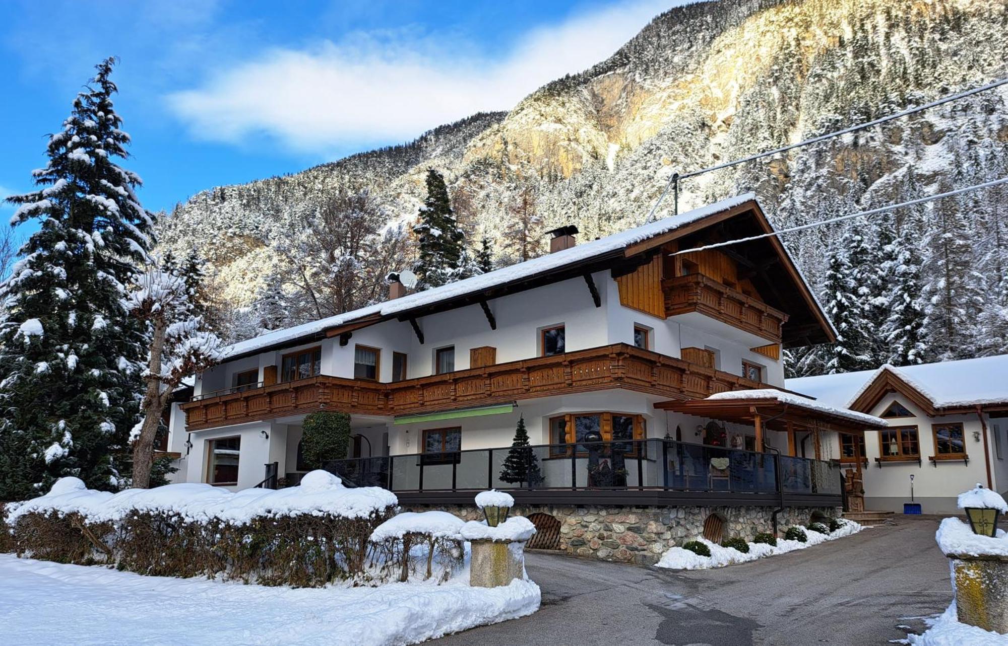 Gaestehaus Almrausch, Ferienanlage Mit Pool Nassereith Εξωτερικό φωτογραφία