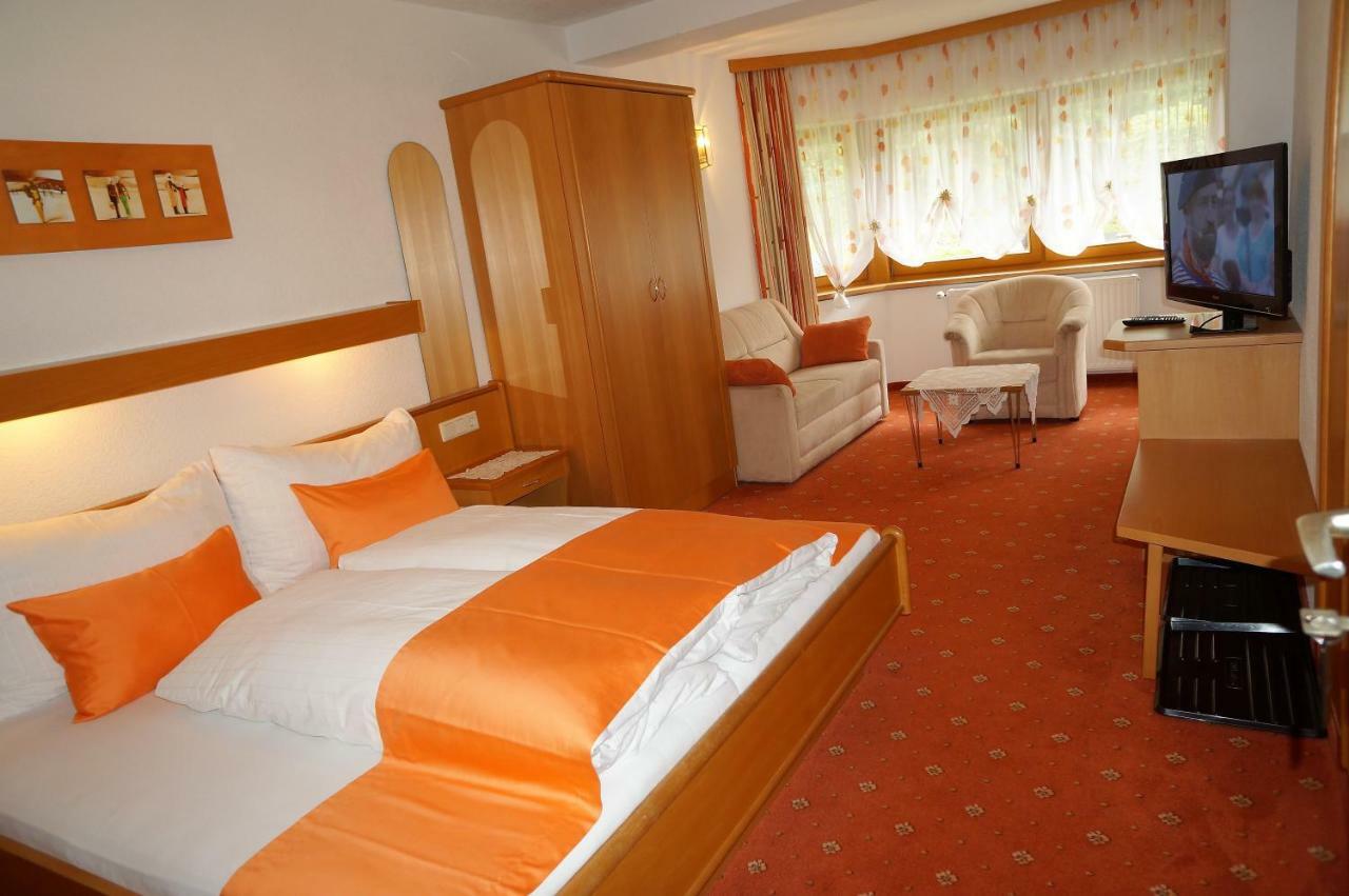 Gaestehaus Almrausch, Ferienanlage Mit Pool Nassereith Εξωτερικό φωτογραφία