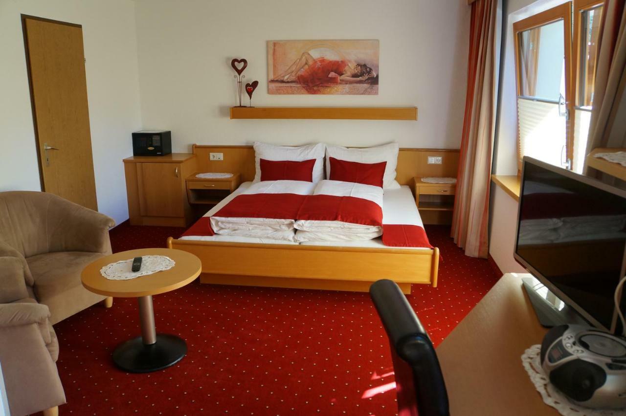 Gaestehaus Almrausch, Ferienanlage Mit Pool Nassereith Εξωτερικό φωτογραφία
