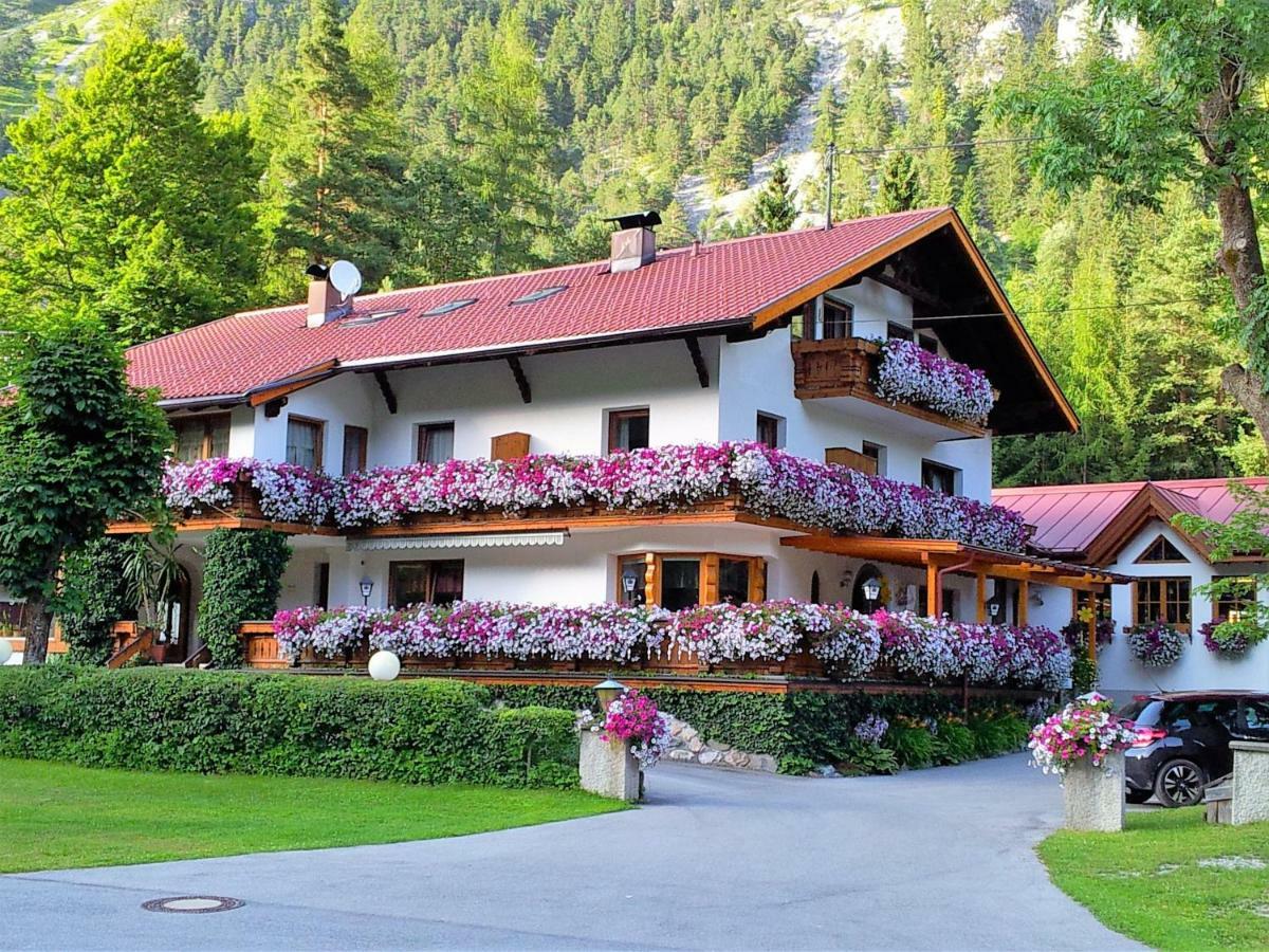 Gaestehaus Almrausch, Ferienanlage Mit Pool Nassereith Εξωτερικό φωτογραφία
