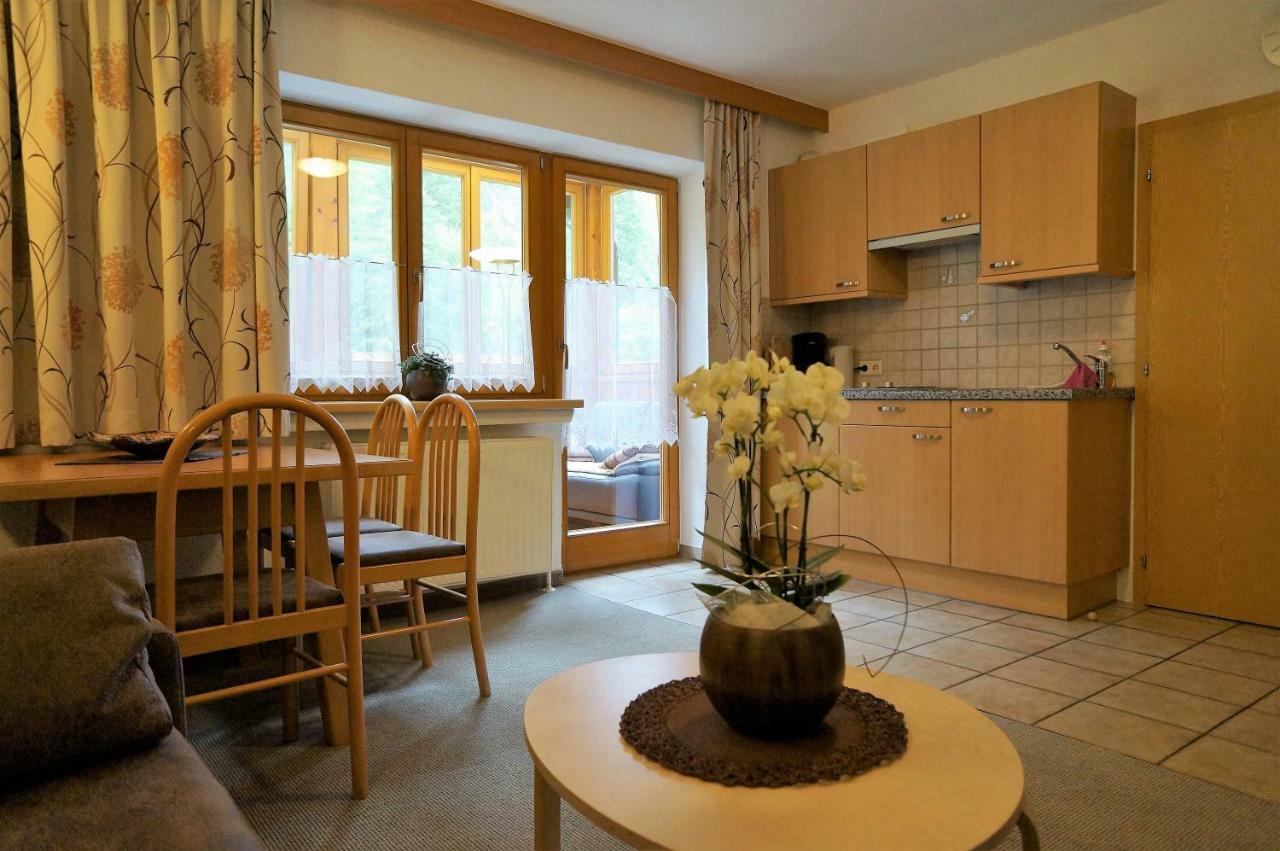Gaestehaus Almrausch, Ferienanlage Mit Pool Nassereith Εξωτερικό φωτογραφία