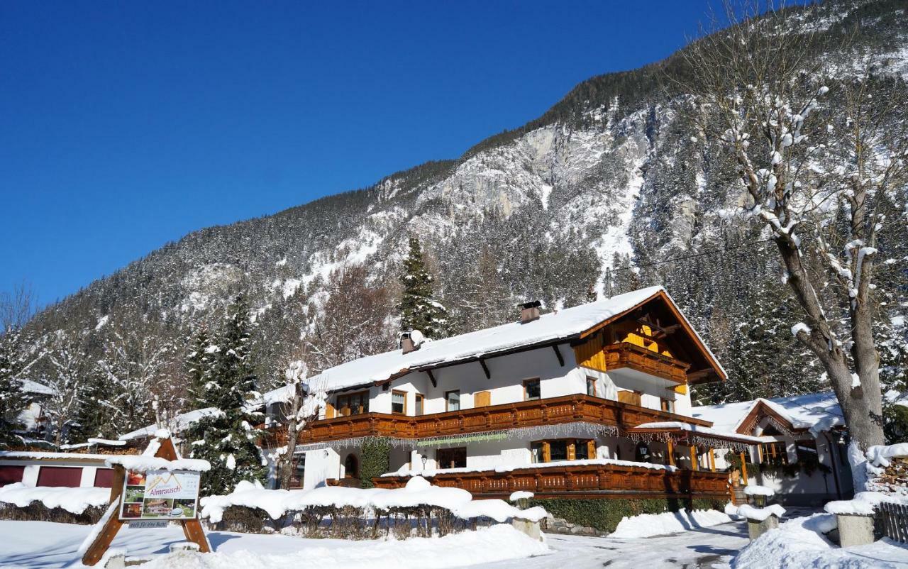 Gaestehaus Almrausch, Ferienanlage Mit Pool Nassereith Εξωτερικό φωτογραφία